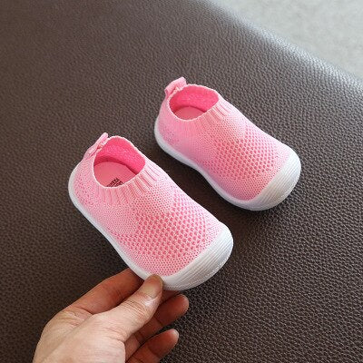 Enfant bébé premiers marcheurs chaussures